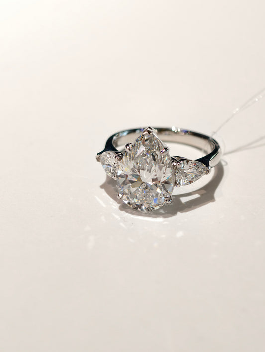 18K Gold Lab-Grown Diamond Pear-Shaped Three-Stone Ring | IGI Certified
