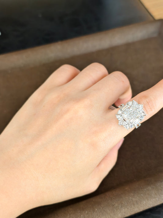 18K Gold Lab-Grown Radiant Cut Diamond Floral Halo Ring | IGI Certified