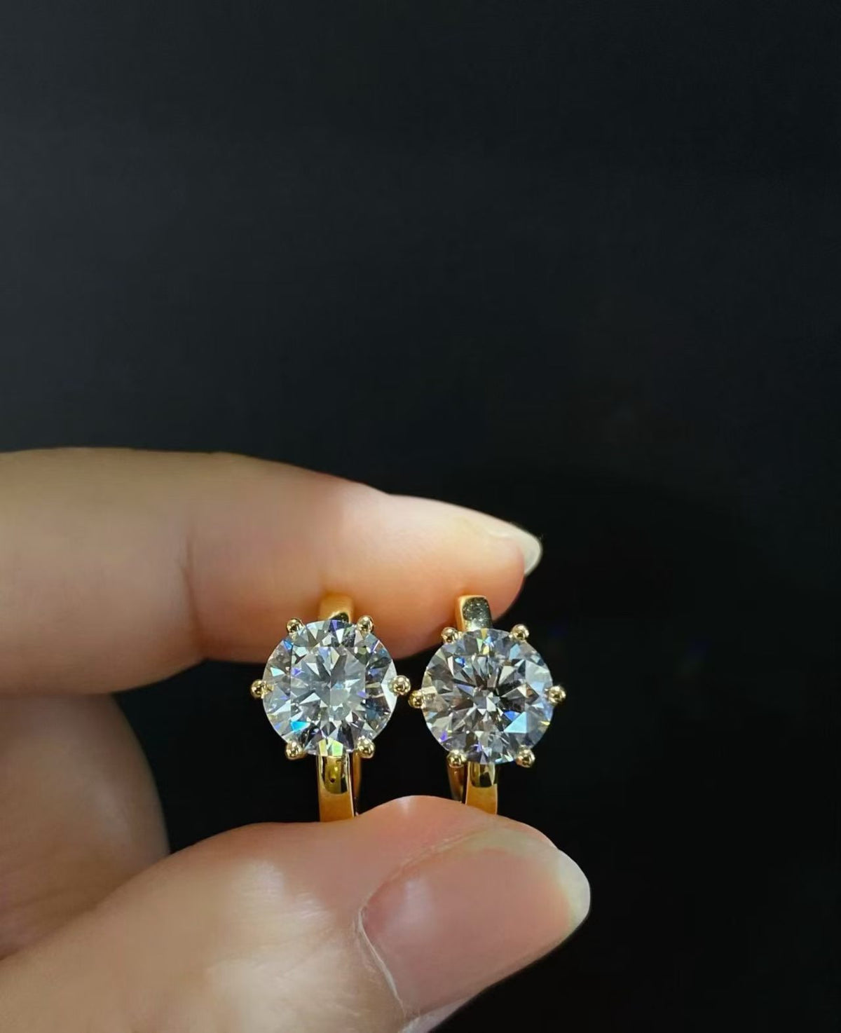 Round Brilliant Solitaire Lab Diamond Huggie Earrings | 2.00ct D Color | 18K Solid Yellow Gold | TE0063