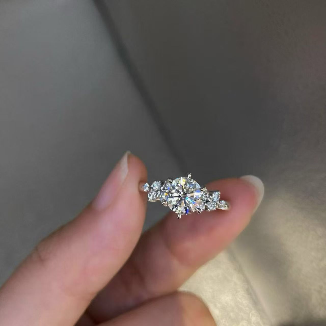 Round Brilliant Pavé Lab Diamond Engagement Ring | 1.050ct D Color | 18K Solid Gold | TR00109