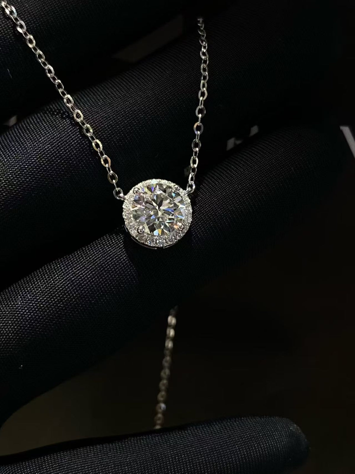 18K WG 1.59ct Round Halo Diamond Necklace