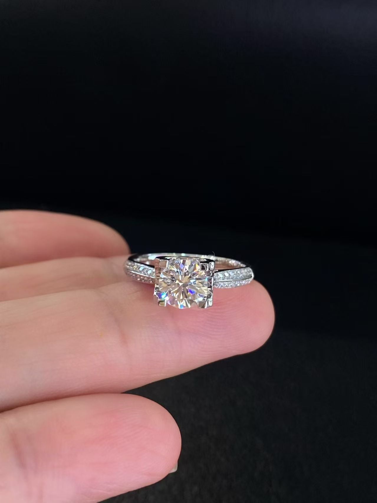 Round Brilliant Pavé Lab Diamond Engagement Ring | 1.02ct D Color | 18K Solid White Gold | TR00209