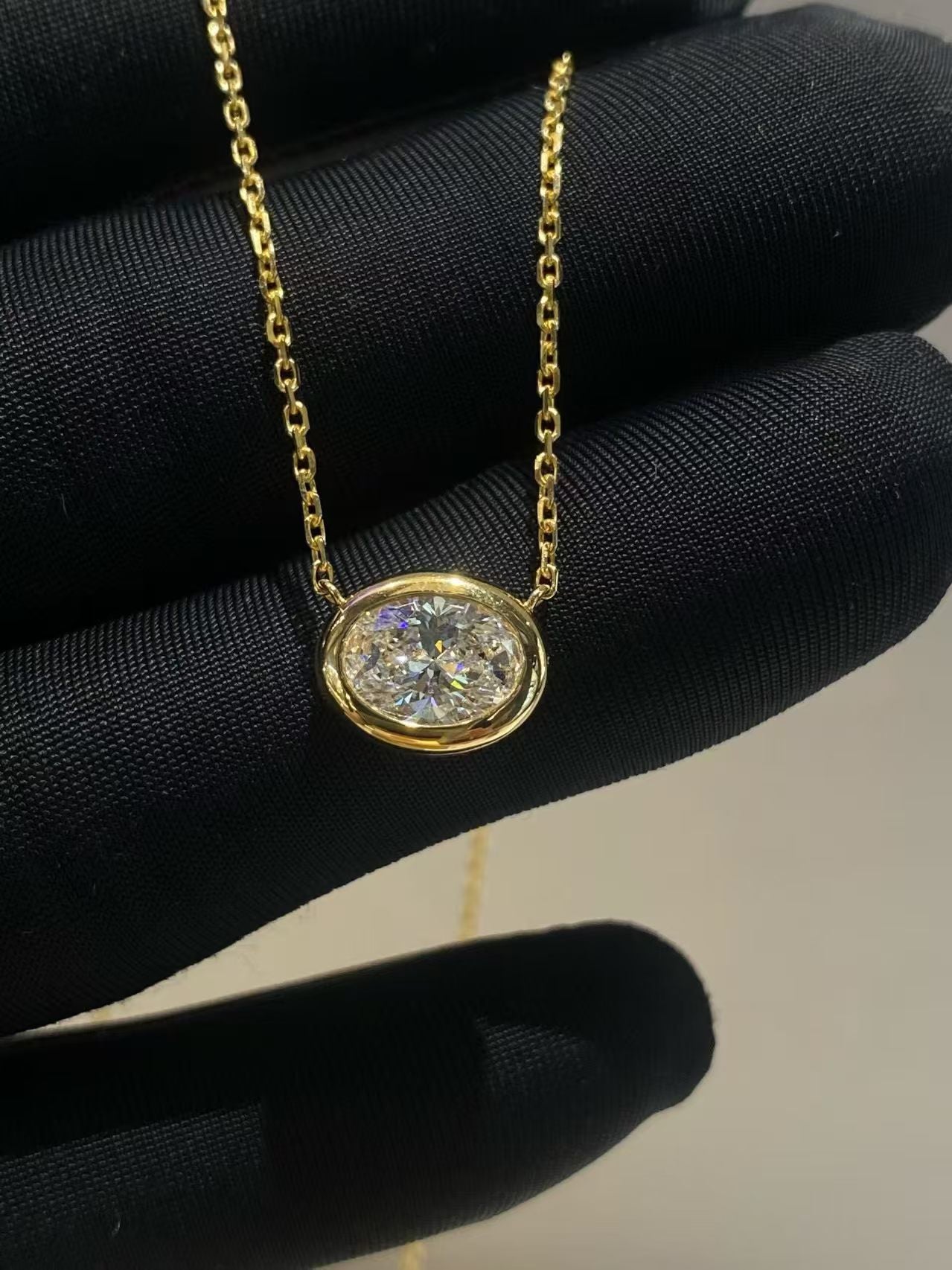 18K YG 1.02ct Oval Bezel Pendant Necklace