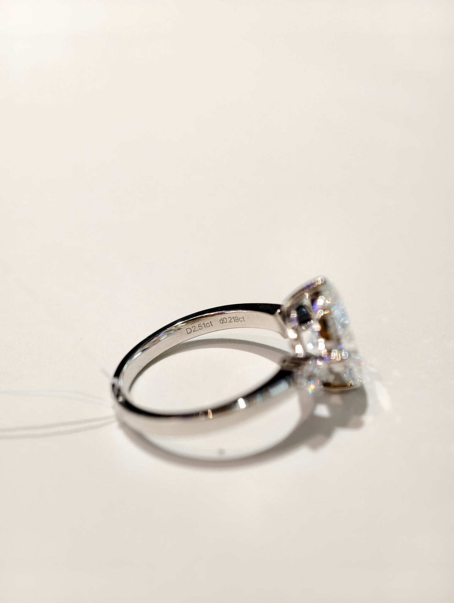 18K Gold Lab-Grown Oval Diamond Trilogy Ring | IGI Certified