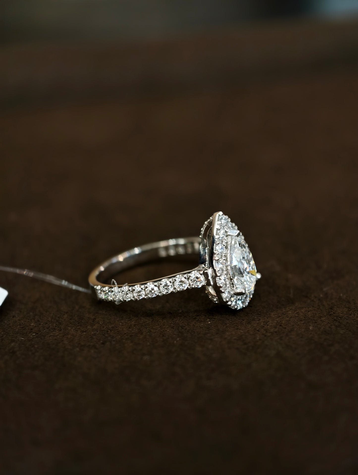 18K Gold Lab-Grown Diamond Pear-Shaped Halo Ring | IGI Certified