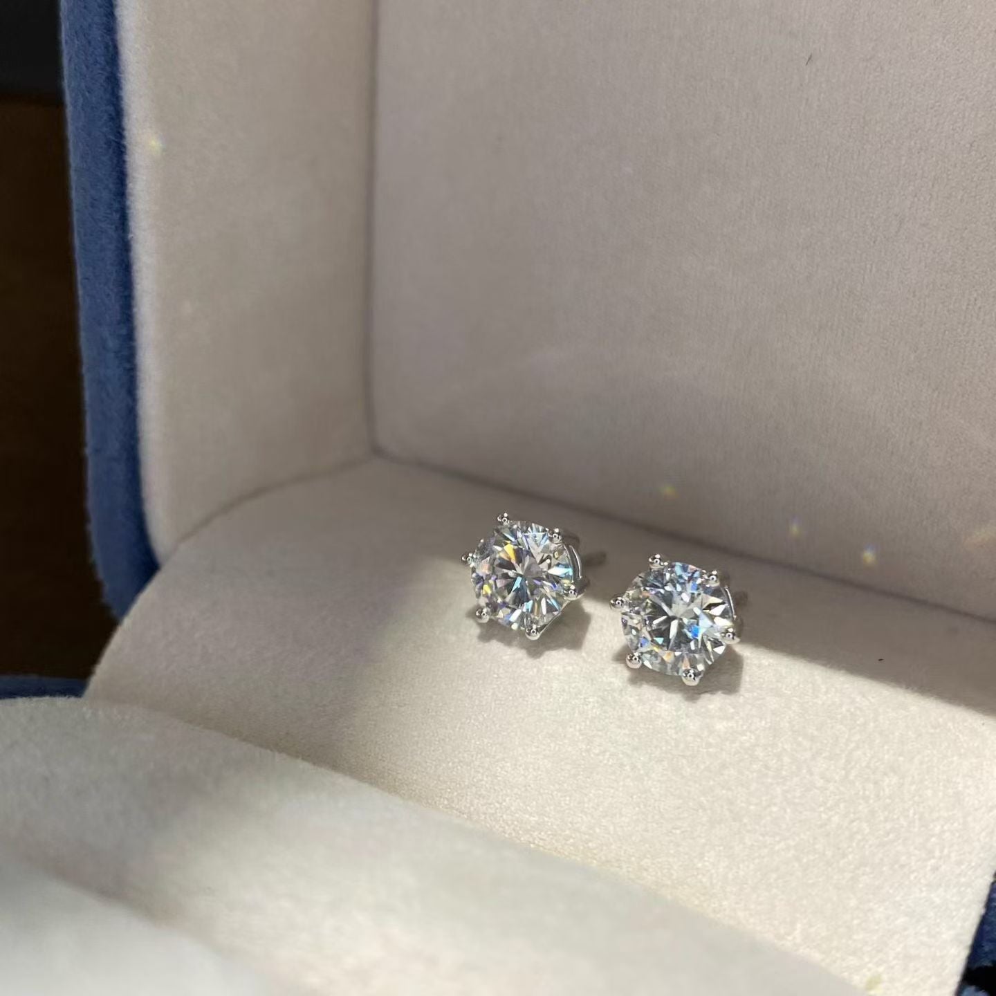 Round Brilliant Lab Diamond Stud Earrings | 2.02ct D Color | 18K Yellow Gold | TE0025